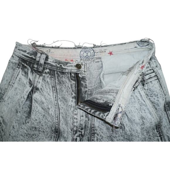 Vintage Bugle Boy Acid Wash Utility Jeans – Size 32 - Picture 3 of 5